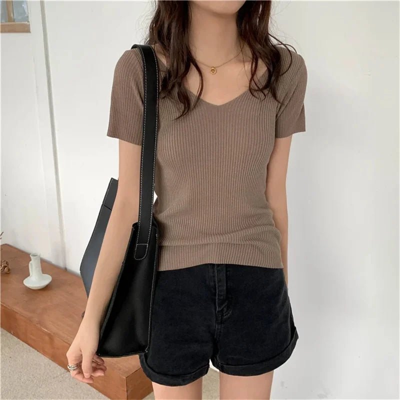 Pull basique à col en v pour femme - Éclat Ô quotidien